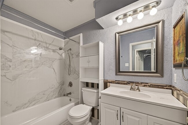 Building Photo - 16219 Rill Ln