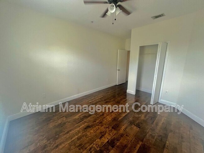 Building Photo - 102 Vista Verdi Cir