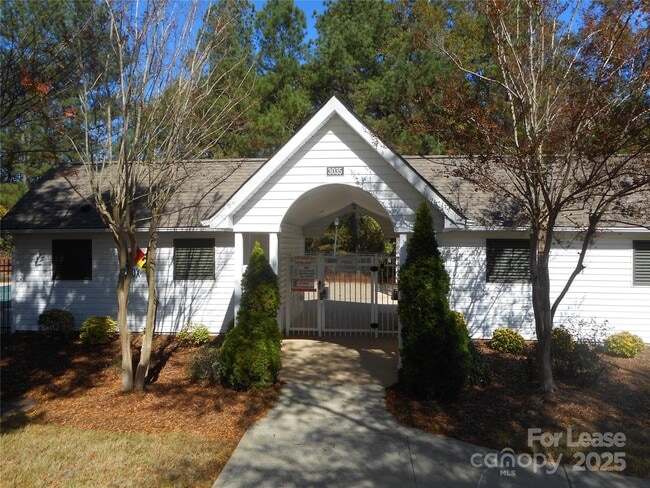 Building Photo - 8092 Kennet Ln