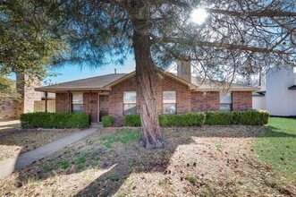 Building Photo - 1122 Rogers Ln