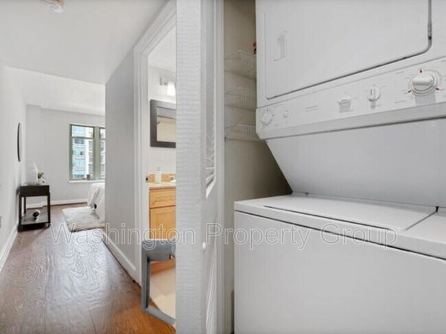 Building Photo - 1150 K St NW