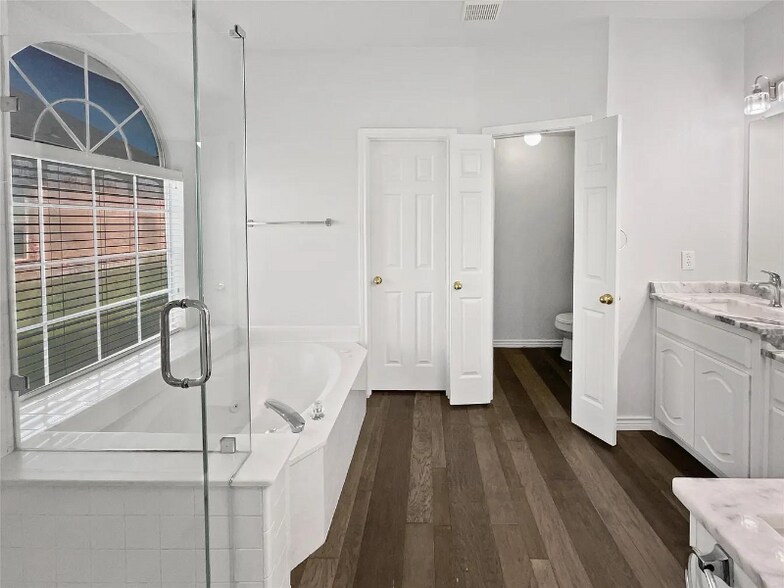 Building Photo - 1621 Cattail Creek Dr