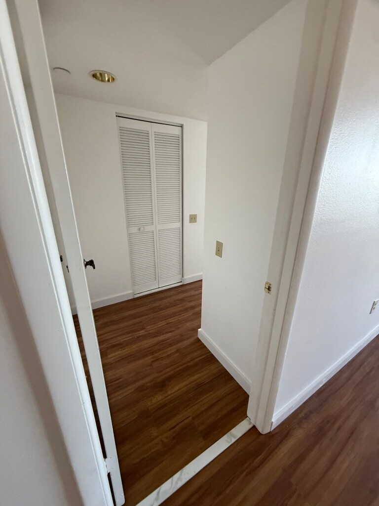 Building Photo - 2333 Feather Sound Dr