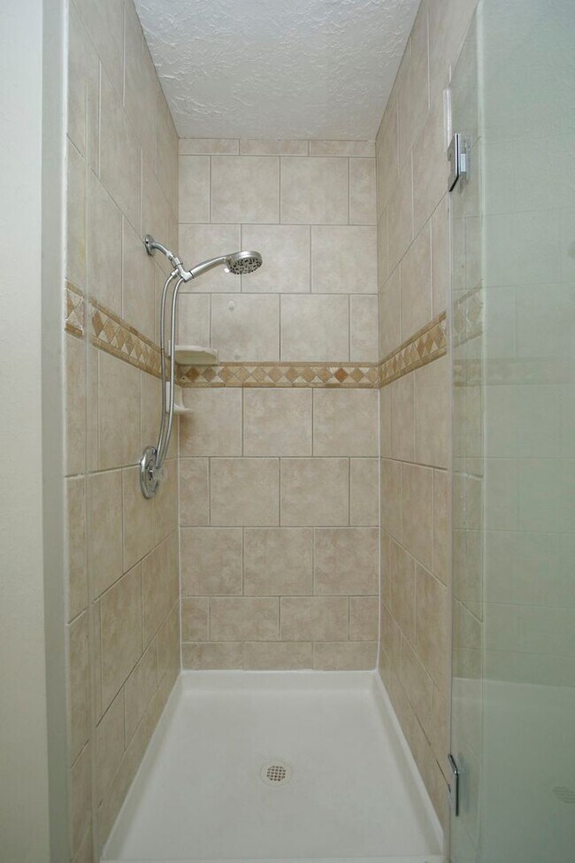 Building Photo - 4 Bedroom 2 Bathroom Cypress Home with Fireplace and Fenced Backyard