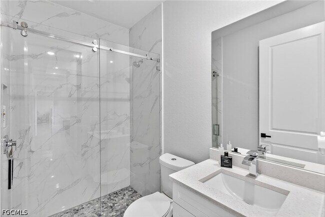 Building Photo - 118 NW 2nd Ave