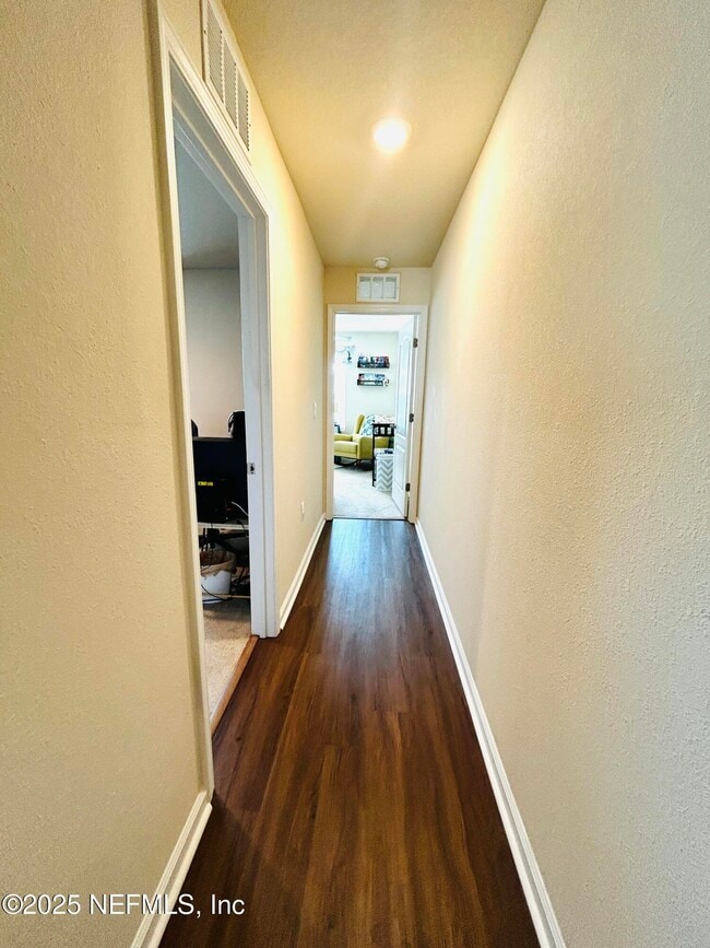 Building Photo - 551 Big Tree Wy