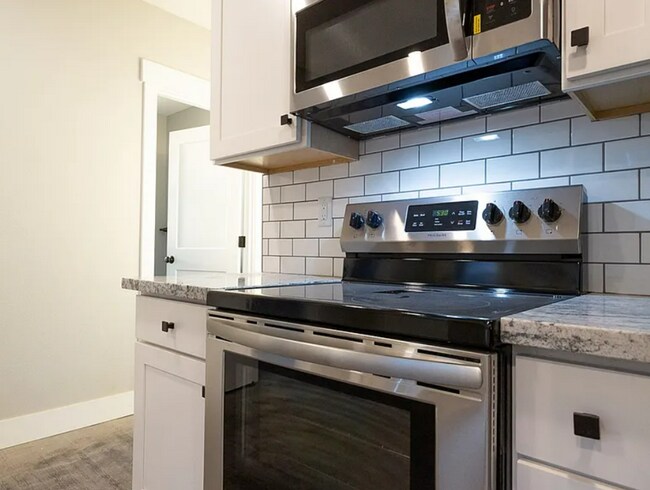 Building Photo - Charming Fully Renovated Home in the Heart of Southeast Portland