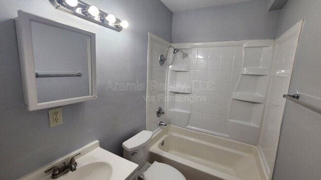Building Photo - 2284 Alvin Dr NW