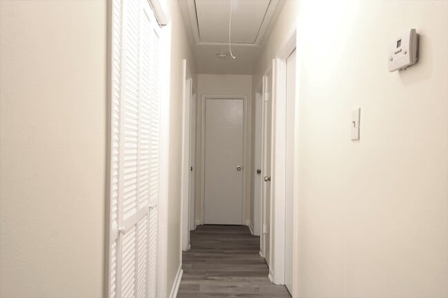 Building Photo - 1204 E Anderson St