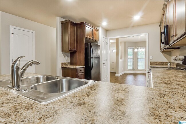 Building Photo - 413 Marsh Cir
