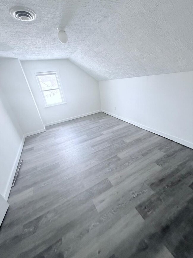 Building Photo - 4004 Storer Ave