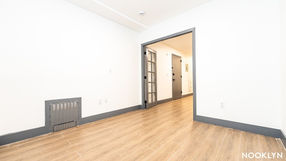 Building Photo - 2008 Fulton St