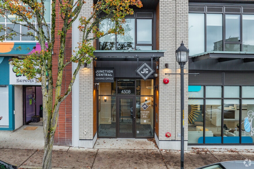 Entrance Photo - Junction Central