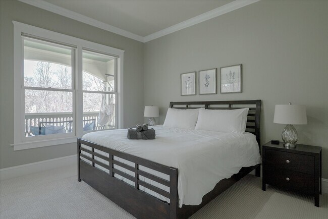 Building Photo - 2618 Thomas Ave