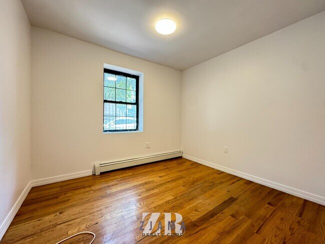 Building Photo - 789 Greene Ave