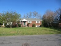 Building Photo - Meadowbrook Estates