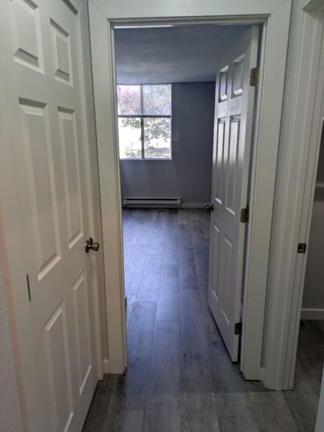 Building Photo - Great 1br 1ba in Vallejo with Patio Commun...