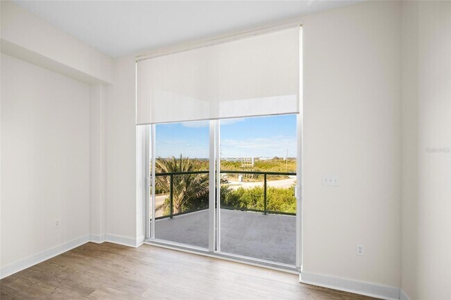 Building Photo - 1375 Beach Rd