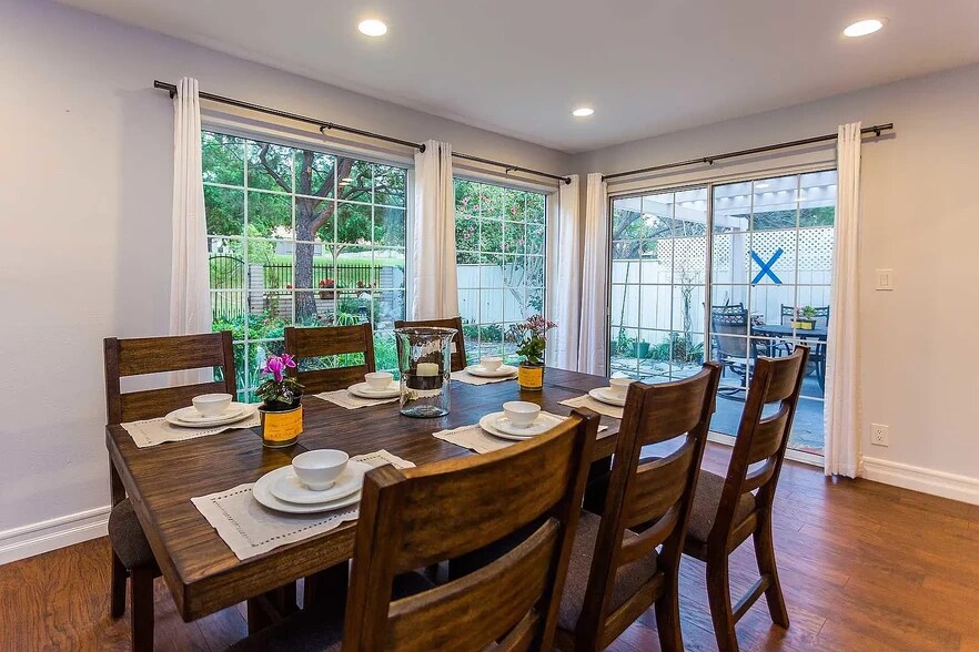 Building Photo - 35 E Palatine Rd