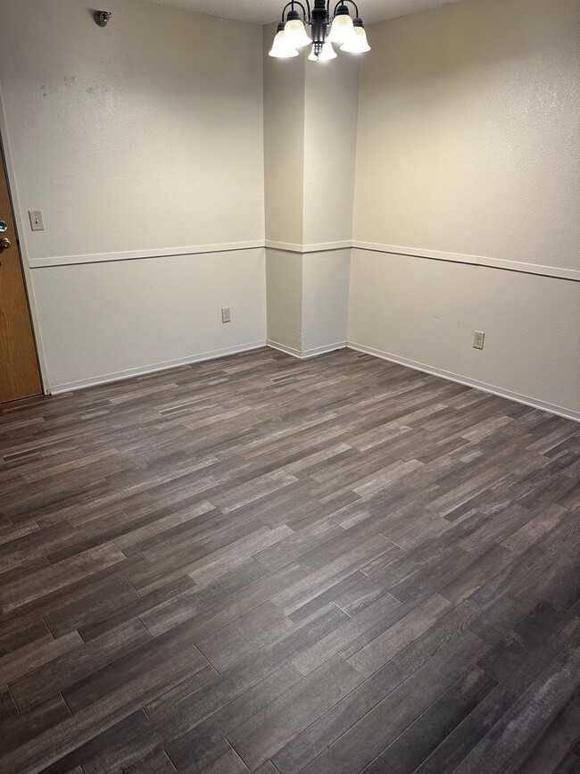 Building Photo - One Bedroom Apartment, Great NE St. Cloud ...