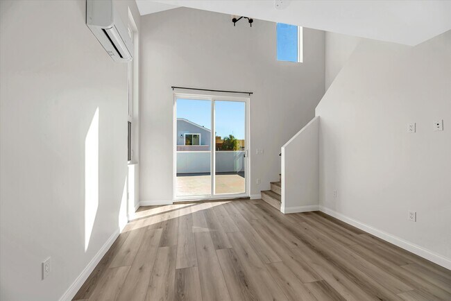 Building Photo - 4050 Cherokee Ave