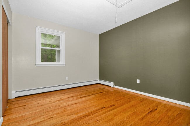Building Photo - 21 Pheasant Run Dr