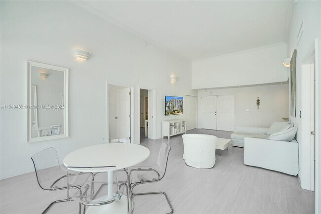 Building Photo - 6770 Indian Creek Dr