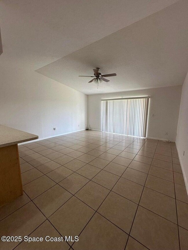 Building Photo - 1217 Schumann Dr
