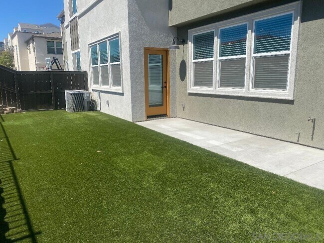 Building Photo - 2320 Trevi Cir