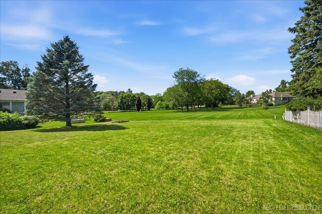 Building Photo - 13 Saddlewood Ct