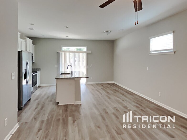 Building Photo - 314 Forest Green Dr