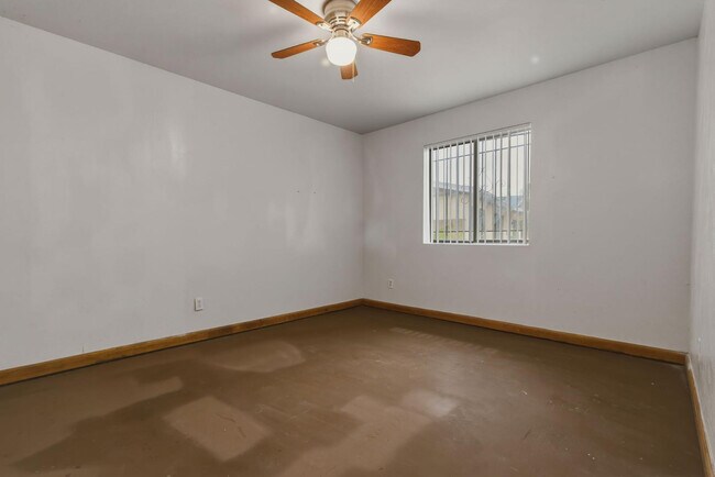 Building Photo - 3636 W Keim Dr