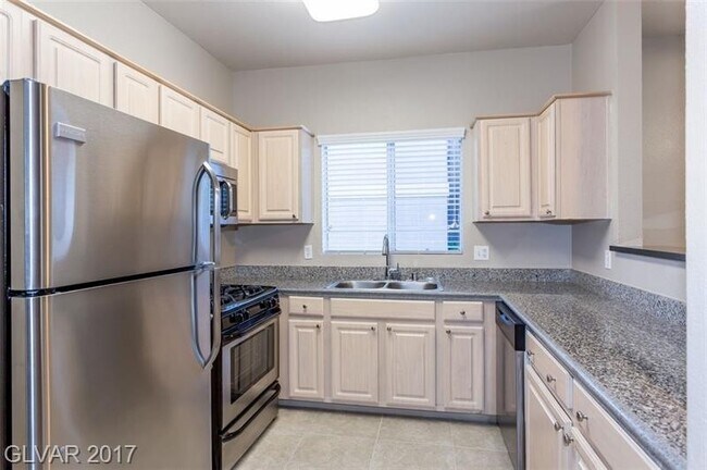 Building Photo - ? Wonderful 1-Bedroom Condo with Garage & ...