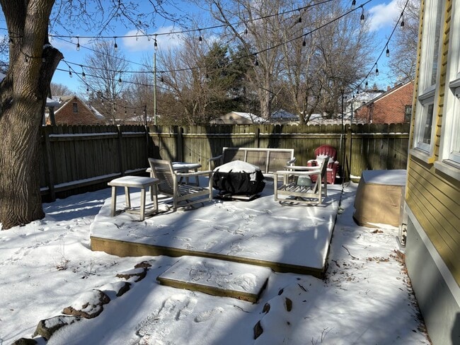 Building Photo - 433 McKinley St