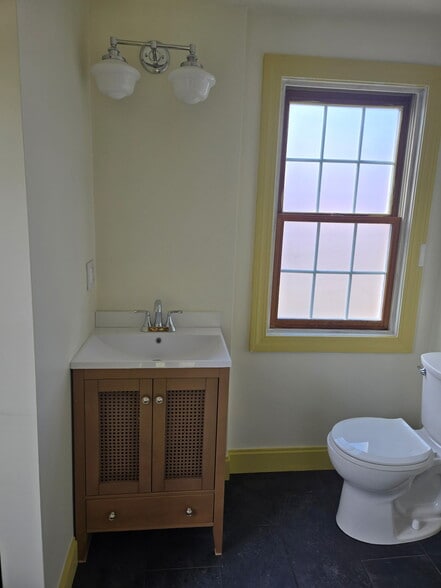 Building Photo - 5 Oil Mill Ln