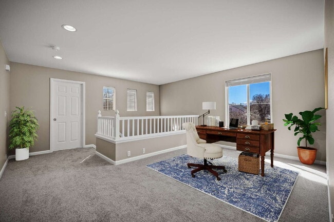 Building Photo - Beautiful 2 Bedroom End-Unit Townhouse in Montarbor Villas w/ Mountain Views