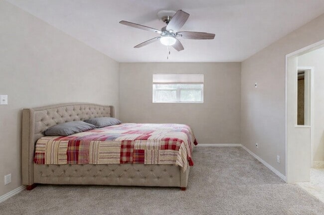 Building Photo - 2819 Fortuna Dr