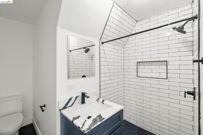Building Photo - 2804 Adeline St