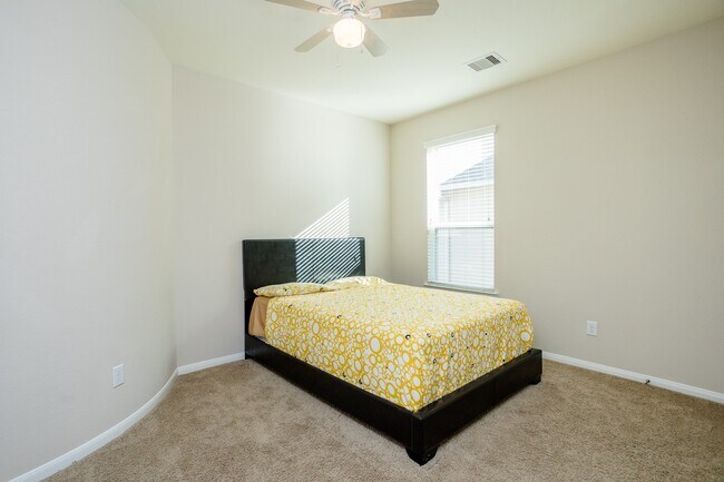 Building Photo - 4622 Regal Shadow Ln