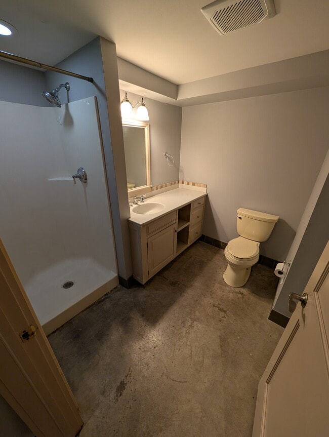 Building Photo - 2700 N Prospect Ave