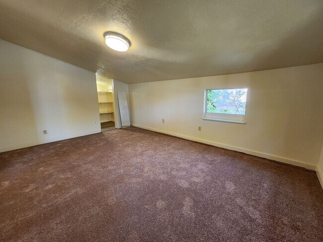 Building Photo - 1516 Lindsey St