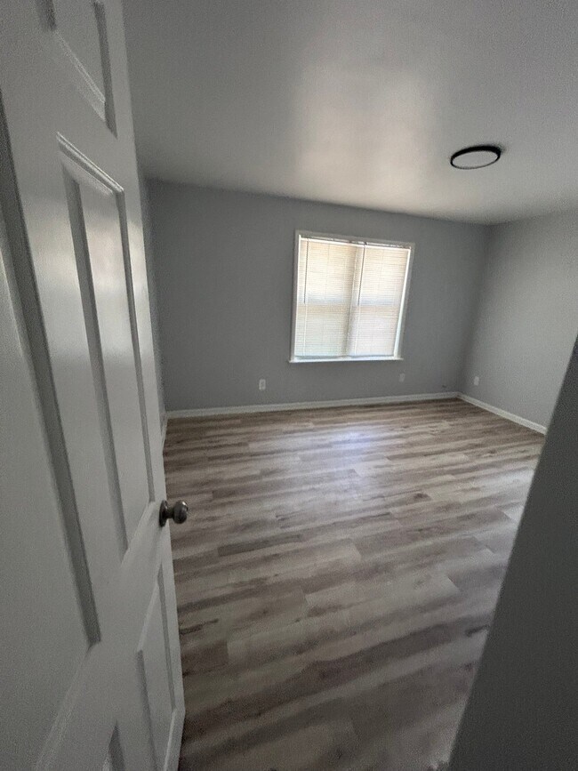 Building Photo - 7534 Blanding Dr
