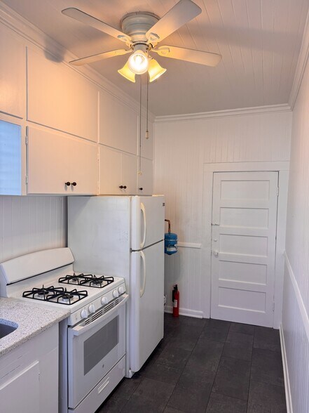 Kitchen - 20 Houston St