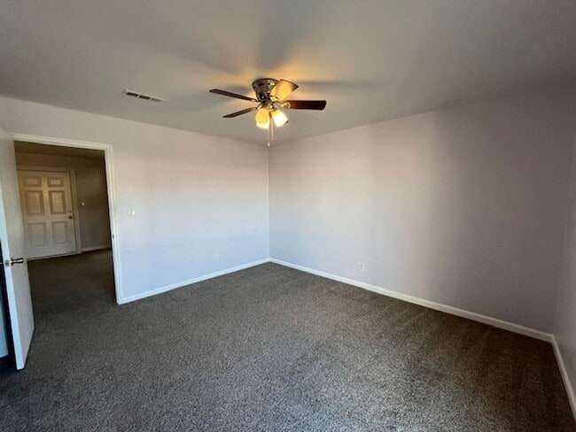 Building Photo - 2548 Flint Dr