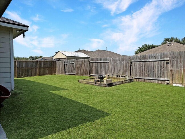 Building Photo - 749 Grassy Knoll Trail