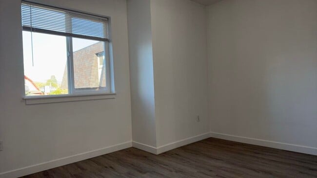 Building Photo - 815 SW 8th St