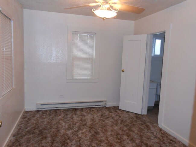 Building Photo - Cozy 2 bed and 1 bath in South Redding