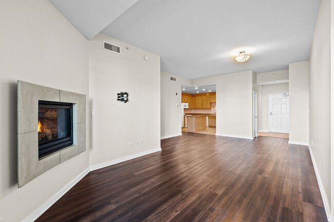Building Photo - 4875 S Monaco St