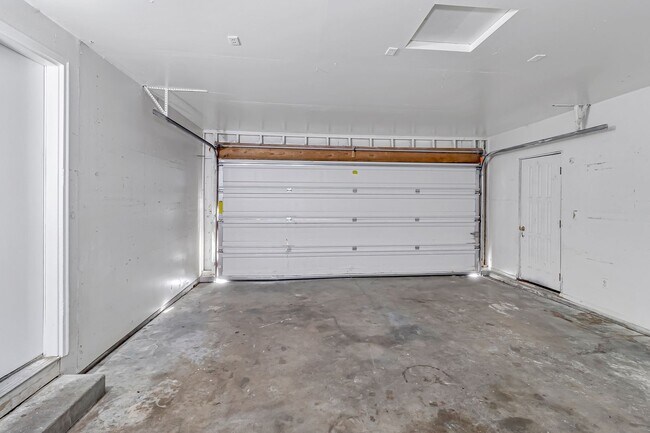 Building Photo - Charming 3-Bedroom Family Home in Orchard Mesa with Incredible Views!!!