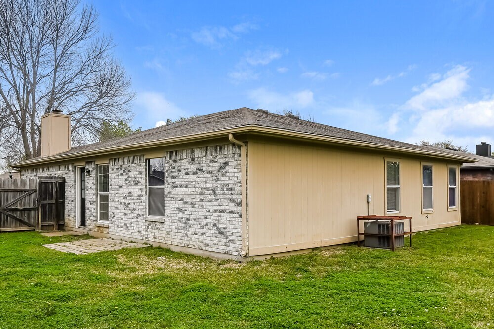 Building Photo - 1613 Dorchester St
